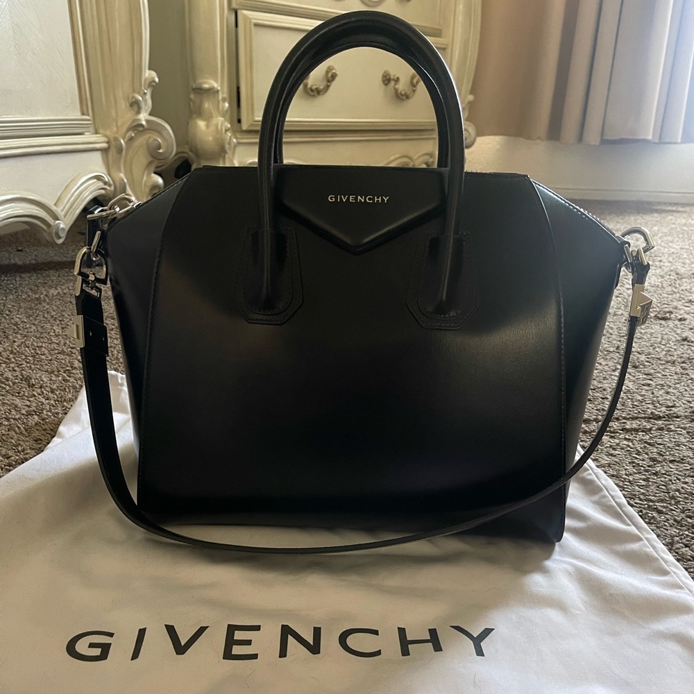 Givenchy Antigona Medium *Brand New*